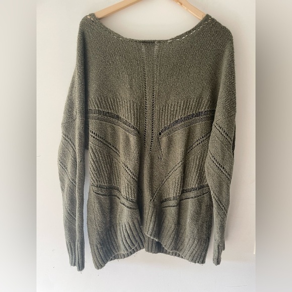 Torrid Olive Strappy Neck Pointelle Pullover Knit
Sweater Size 3/3X - Picture 5 of 9